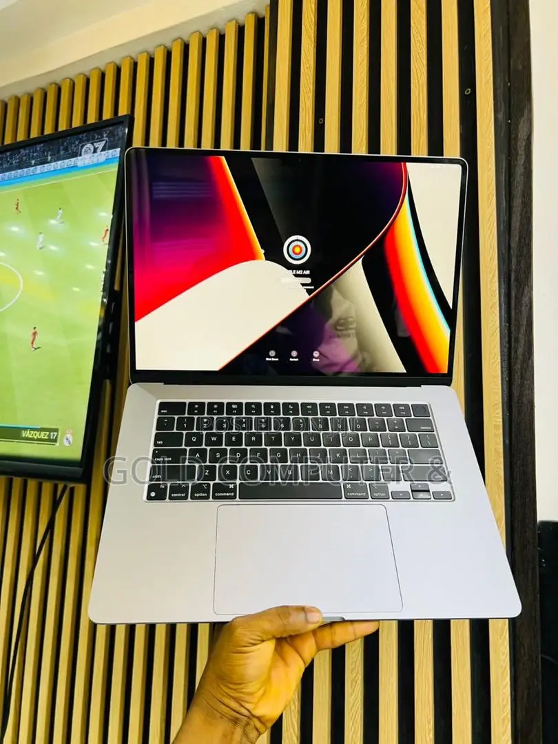 Laptop Apple MacBook Pro 2023 M2 8GB Apple M2 SSD 256GB