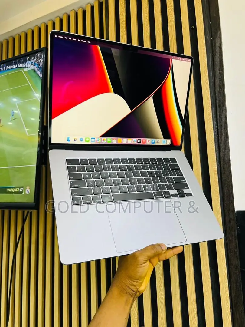 Laptop Apple MacBook Pro 2023 M2 8GB Apple M2 SSD 256GB