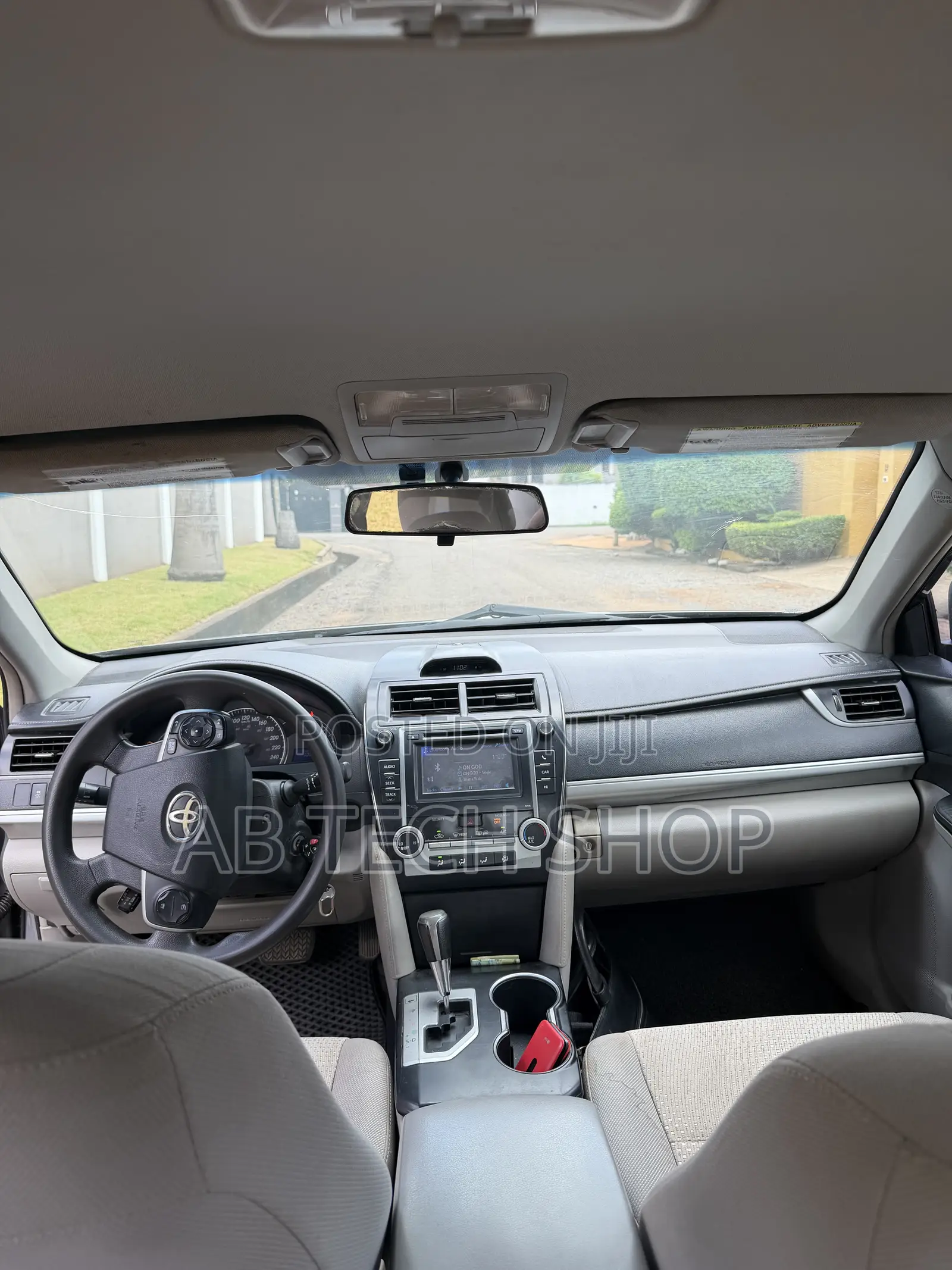 Toyota Camry LE 4dr Sedan (2.5L 4cyl 6A) 2014 Gray
