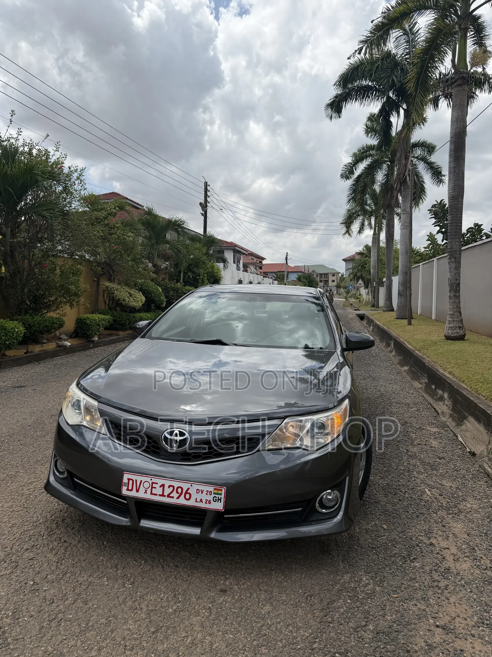 Toyota Camry LE 4dr Sedan (2.5L 4cyl 6A) 2014 Gray