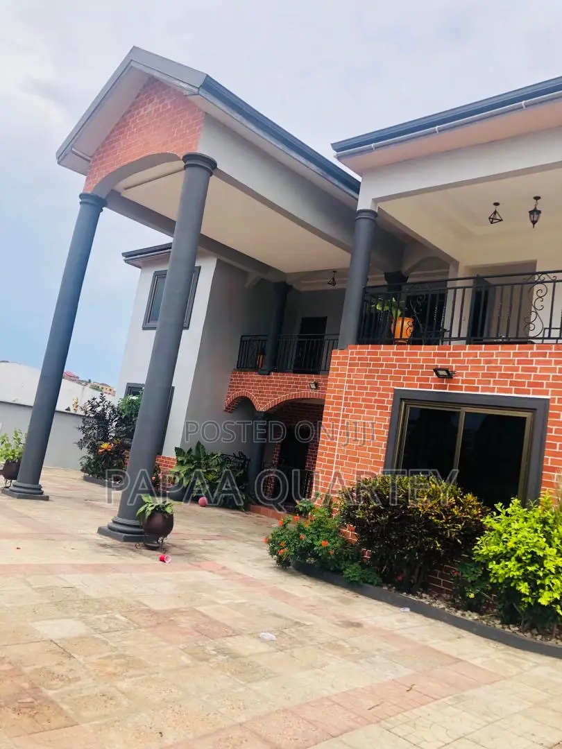 6bdrm House in Gbawe for sale