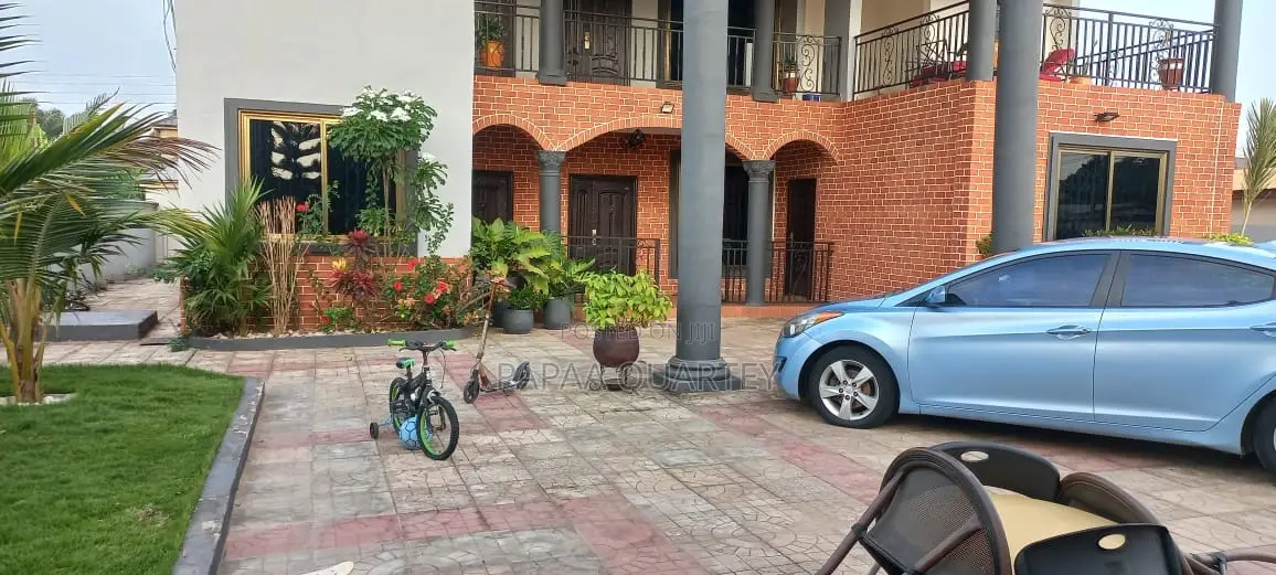 6bdrm House in Gbawe for sale