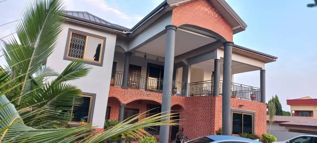 6bdrm House in Gbawe for sale
