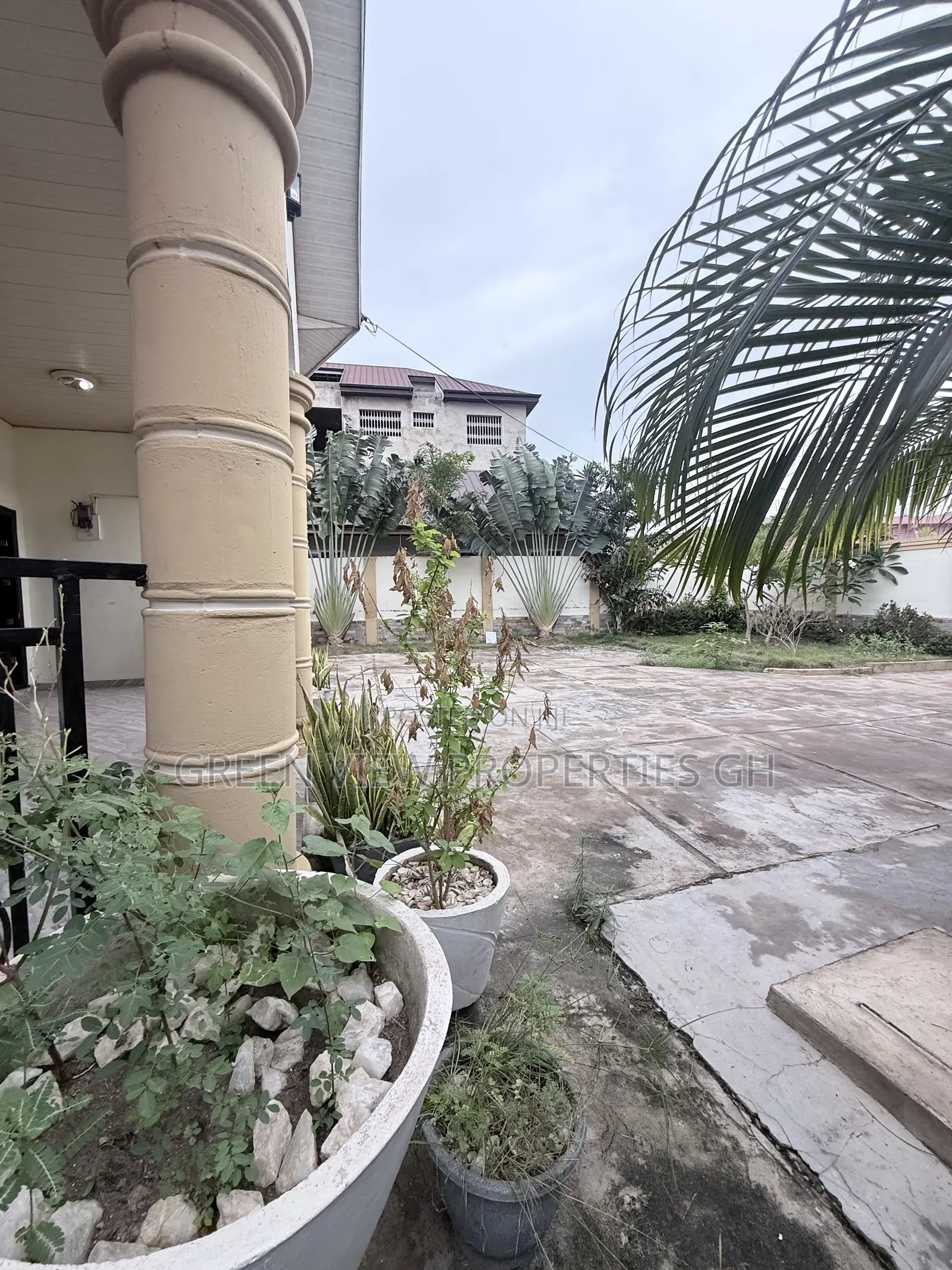 2bdrm House in West Hills Mall Area for rent