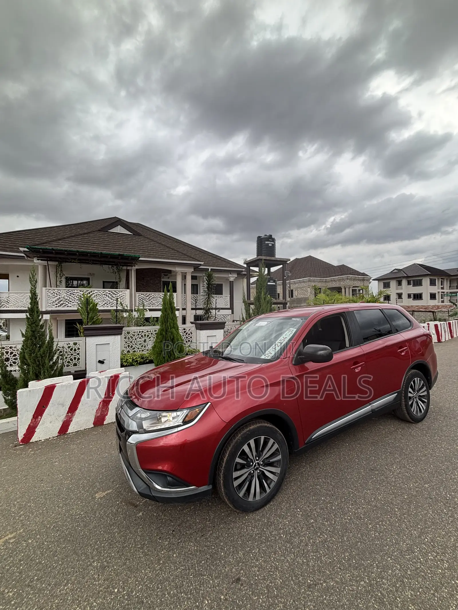 Mitsubishi Outlander 2019 Red