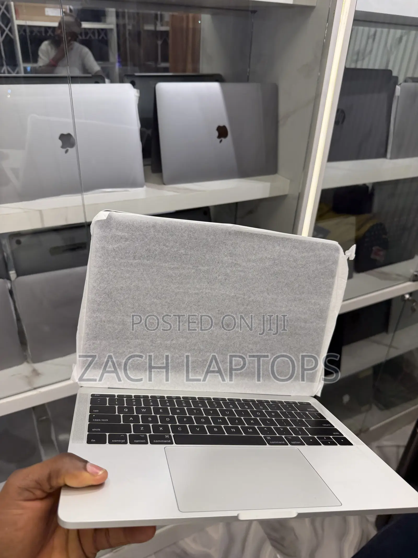 Laptop Apple MacBook Pro 2017 16GB Intel Core i5 SSD 512GB