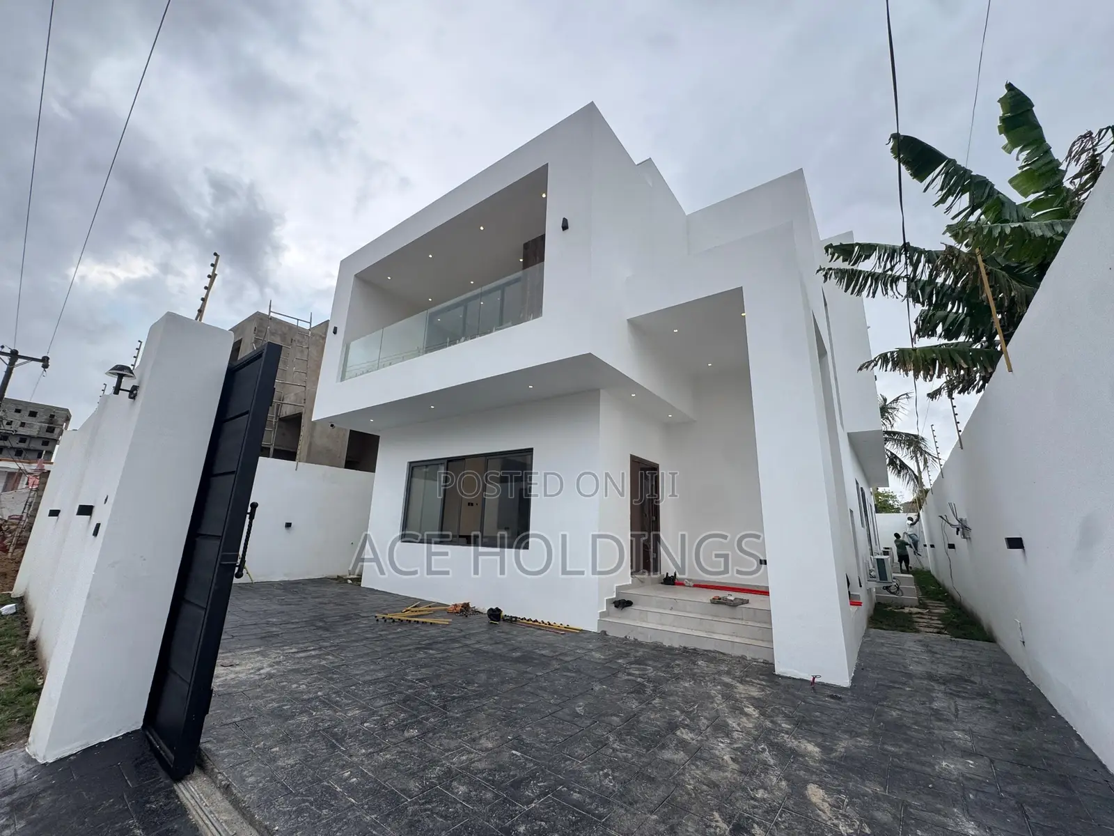3bdrm Mansion in East Legon for sale