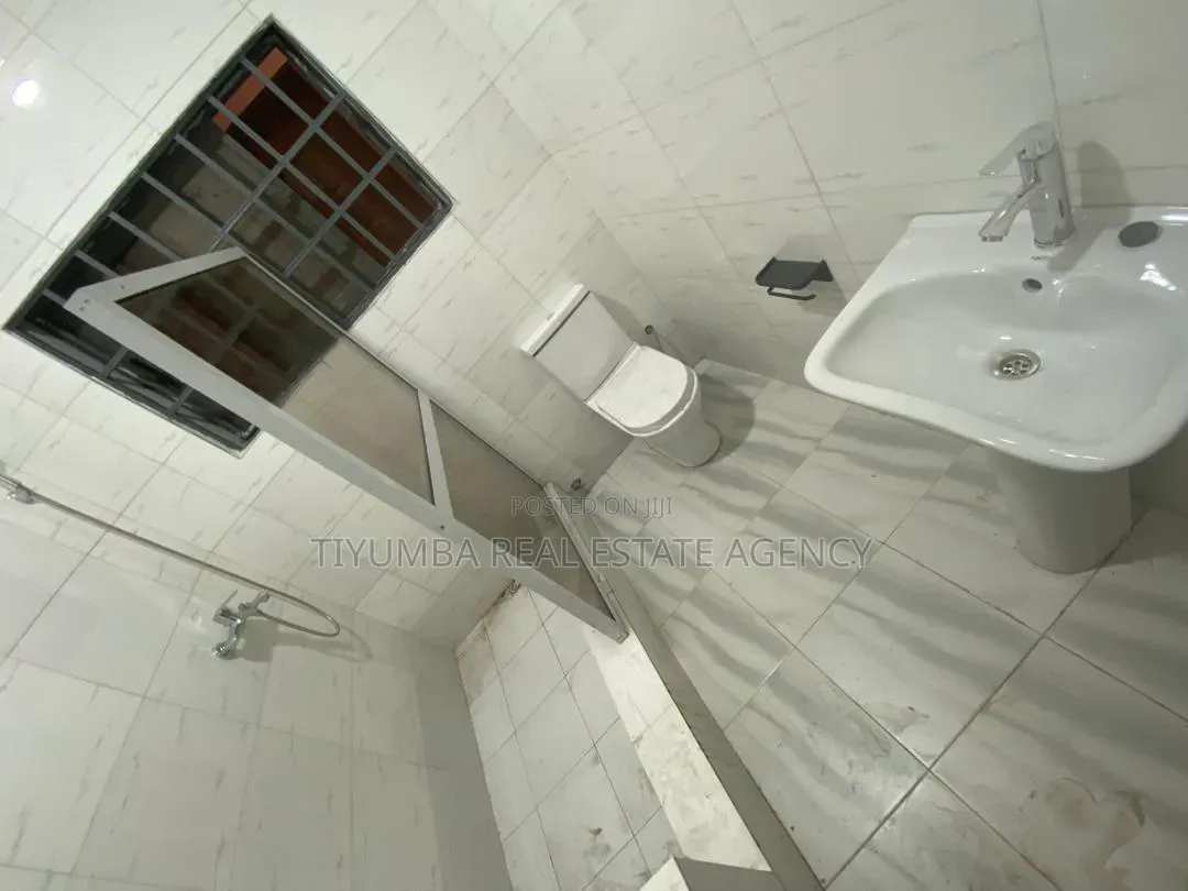 3bdrm Apartment in Tiyumba Real Estate, Mile 7 for rent