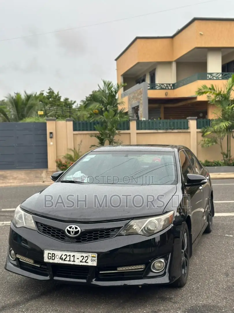 Toyota Camry SE 4dr Sedan (2.5L 4cyl 6A) 2014 Black