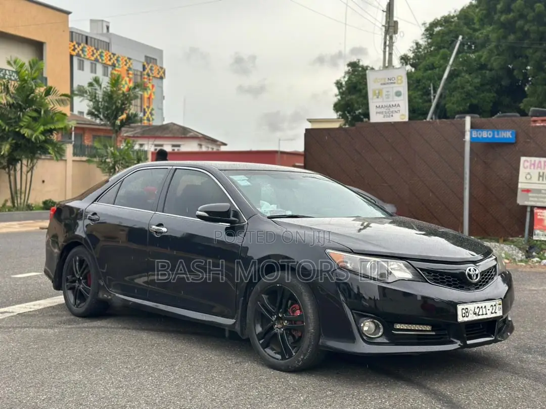 Toyota Camry SE 4dr Sedan (2.5L 4cyl 6A) 2014 Black