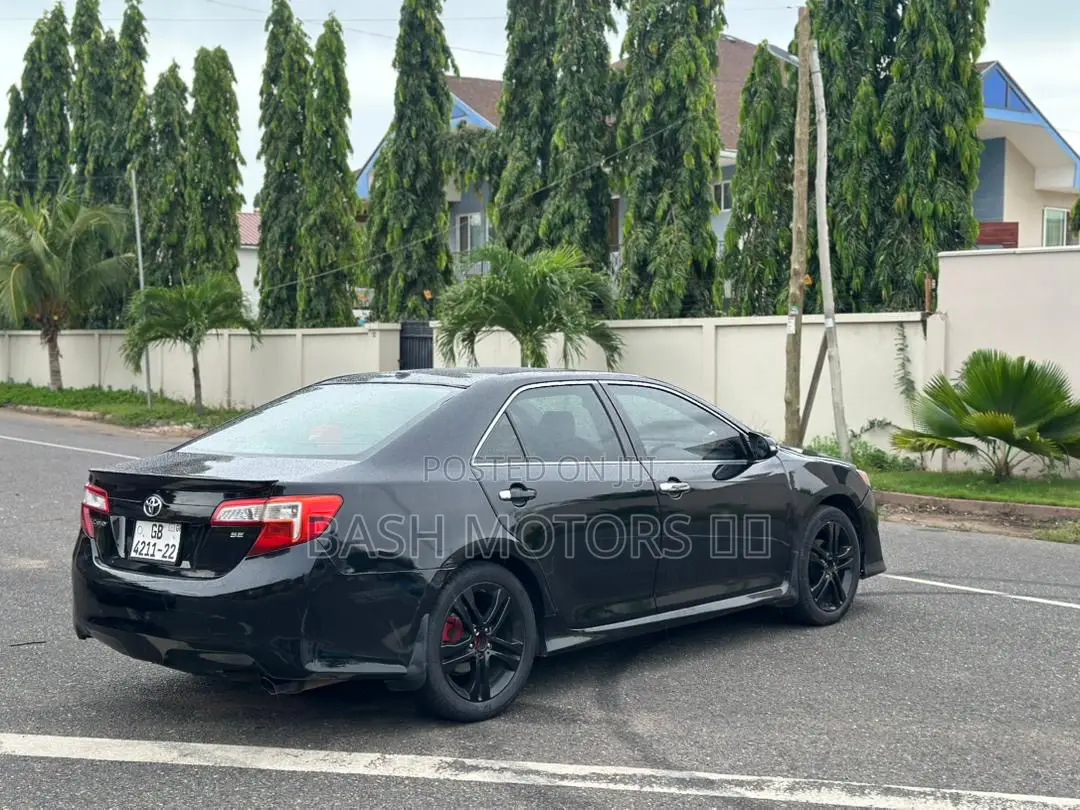 Toyota Camry SE 4dr Sedan (2.5L 4cyl 6A) 2014 Black