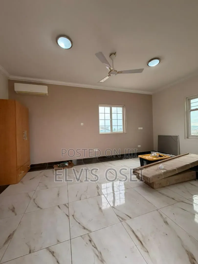 4bdrm House in Weija Old Barrier, Accra Metropolitan for sale
