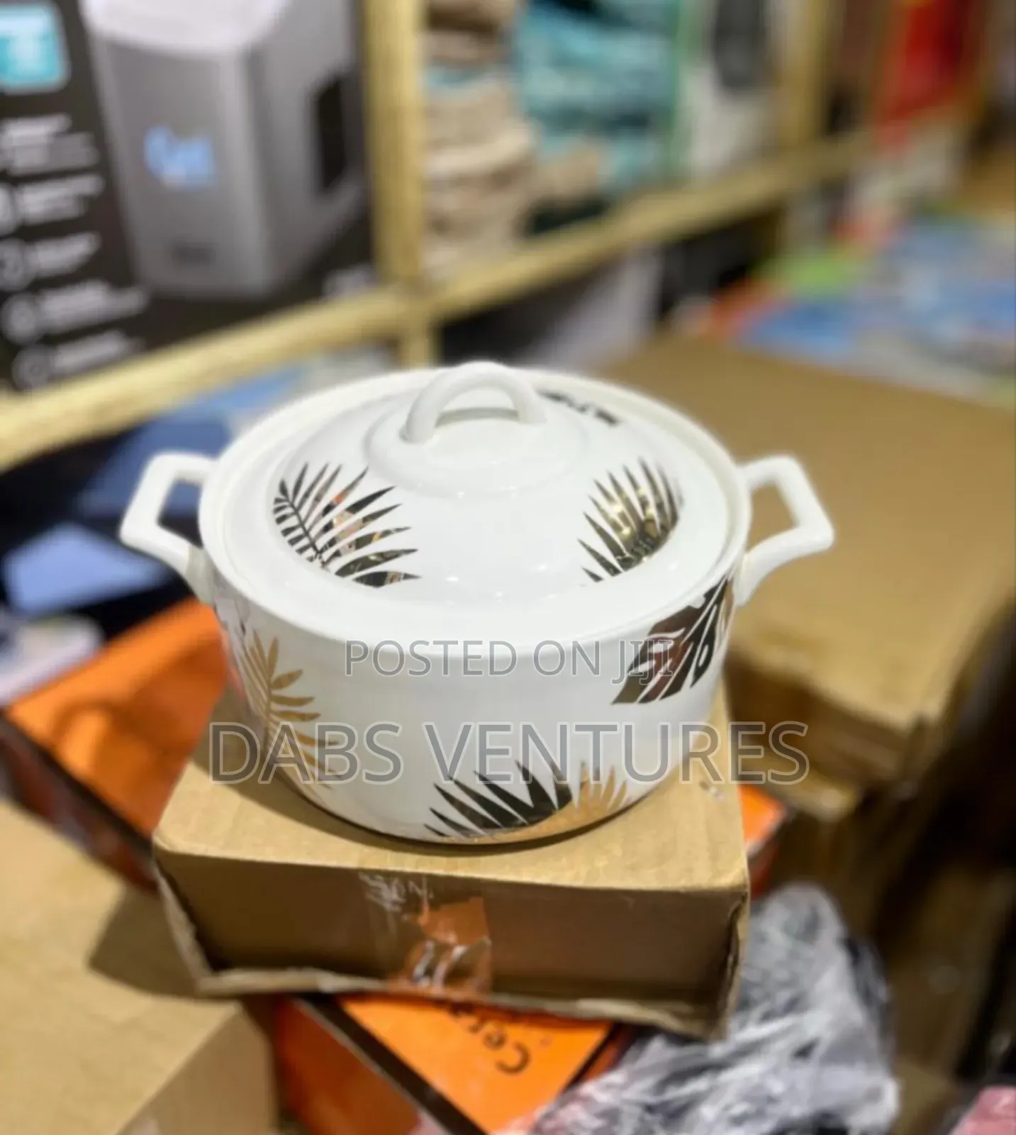 Luxury Ceramic Serving Bowl With Lid