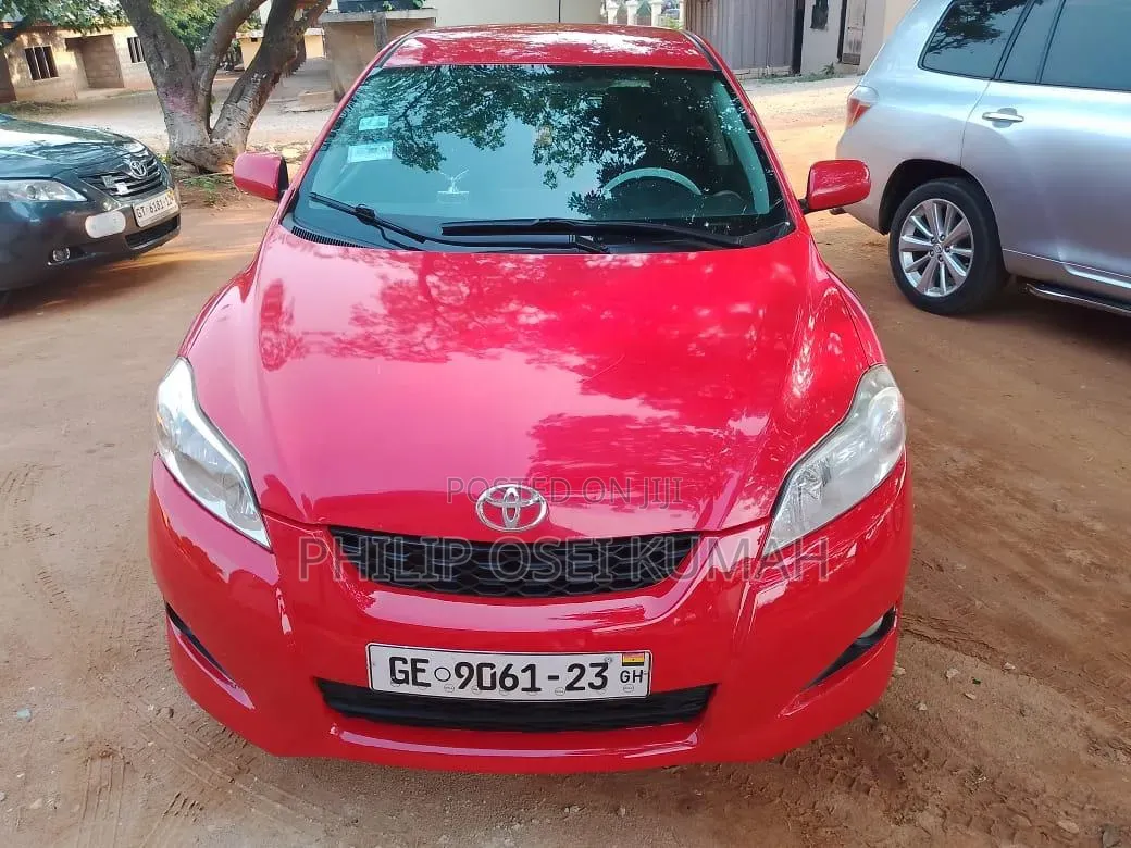 Toyota Matrix L Hatchback FWD (1.8L 4cyl 5M) 2012 Red