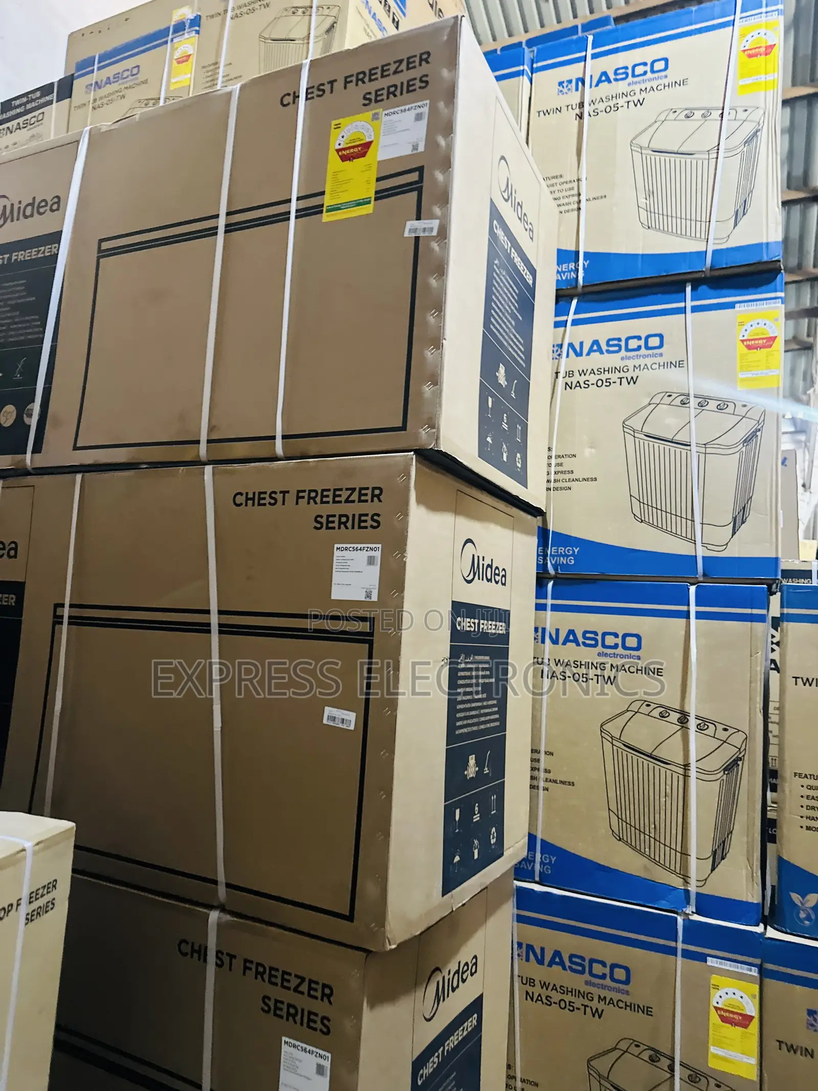 Place Your Chest Freezer Single Door Mira 418l