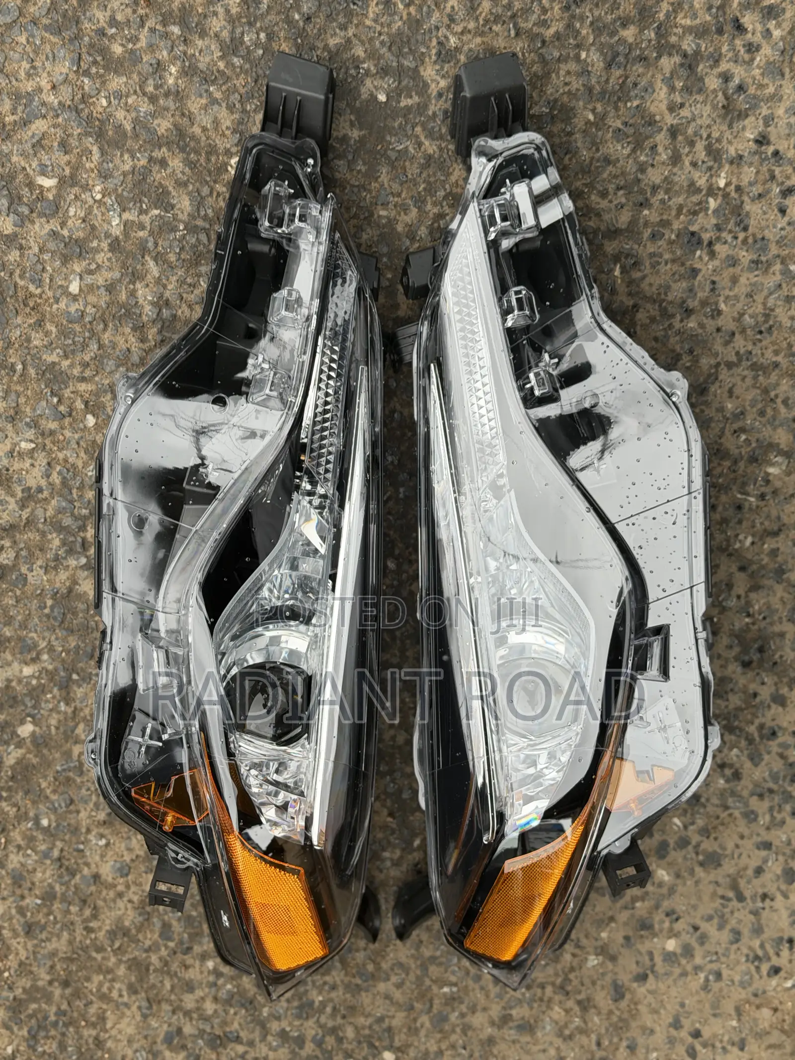 Toyota Corolla 2017 Headlights Le