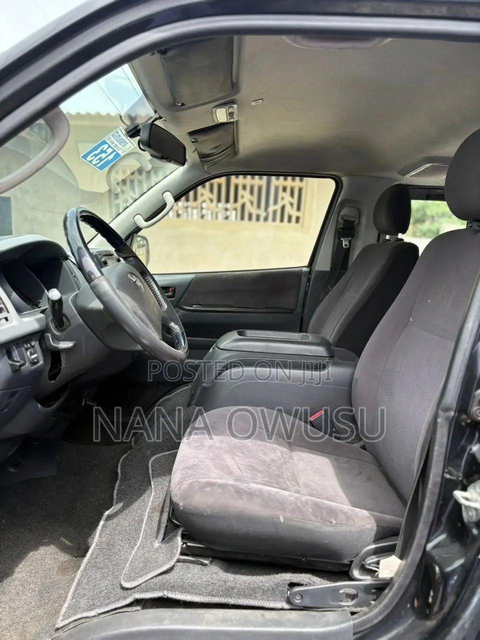 Toyota HiAce 2014 Black