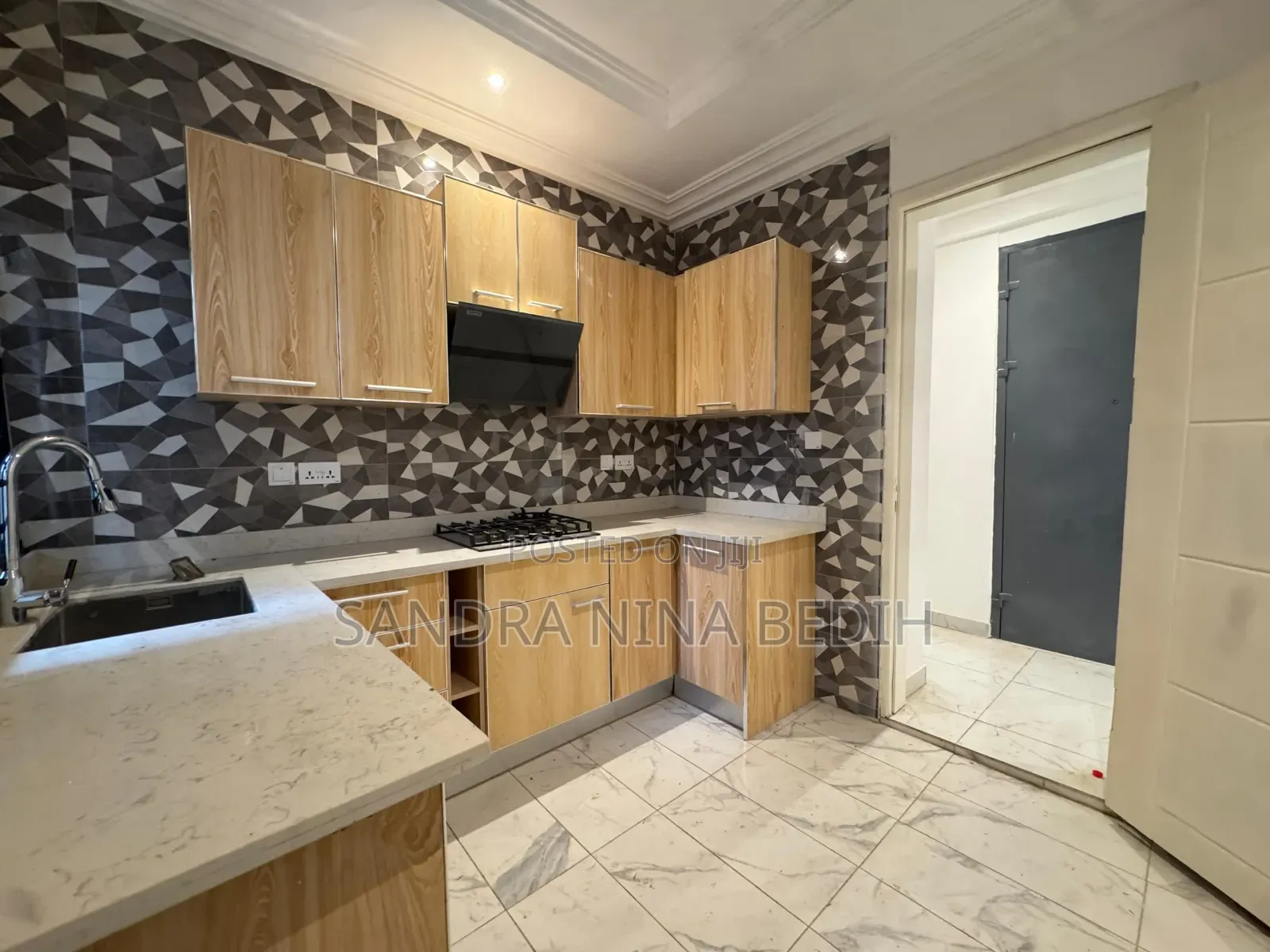 2bdrm Apartment in Santoe, School Junction for rent