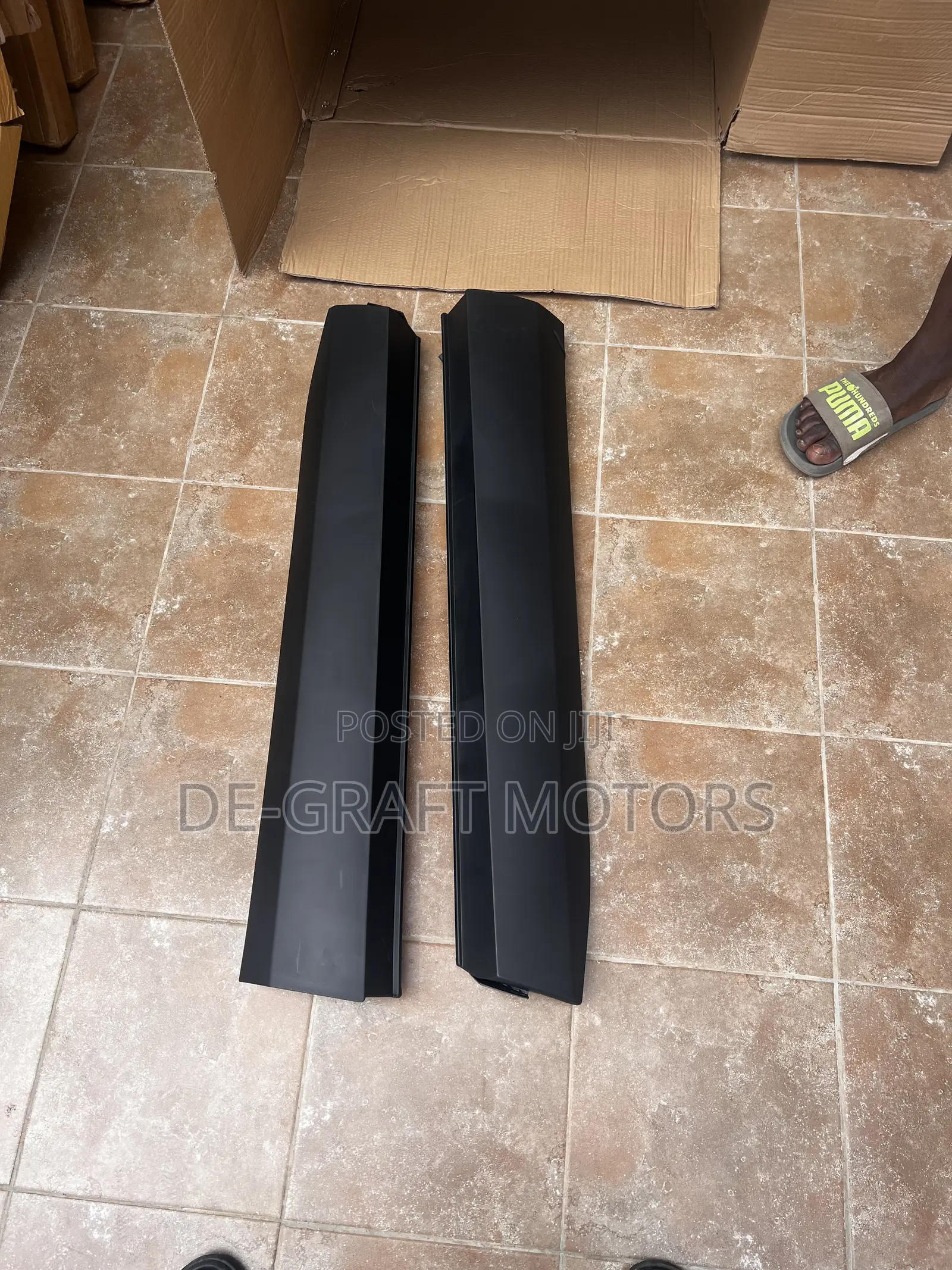 Highlander Grand 25 Front Door Molding Pair