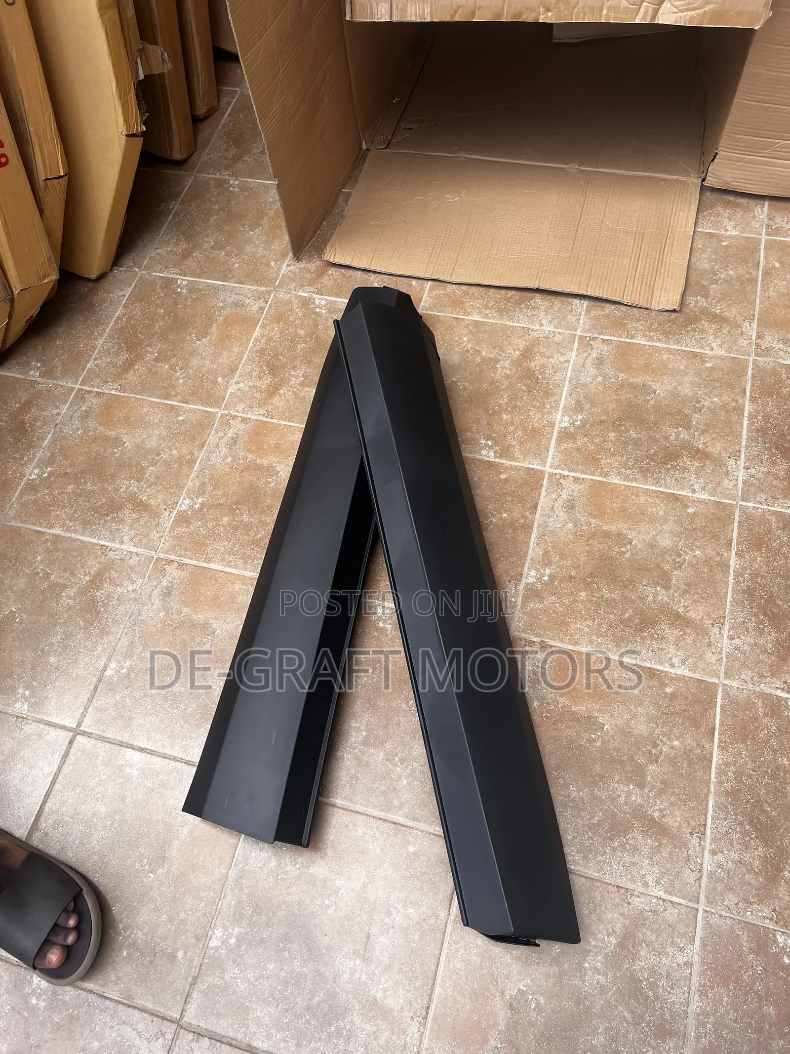 Highlander Grand 25 Front Door Molding Pair