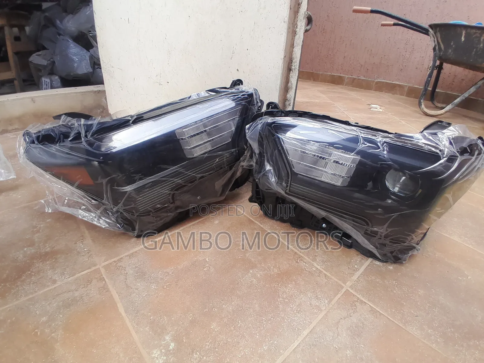 Toyota Tacoma 2024 Headlight Pair L.E