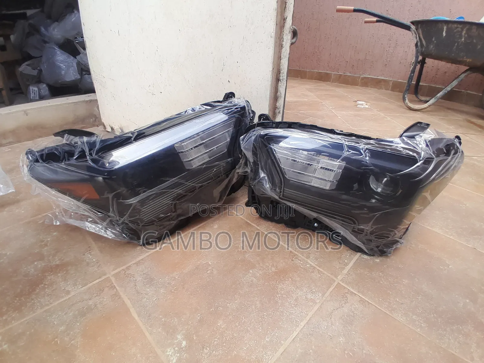 Toyota Tacoma 2024 Headlight Pair L.E