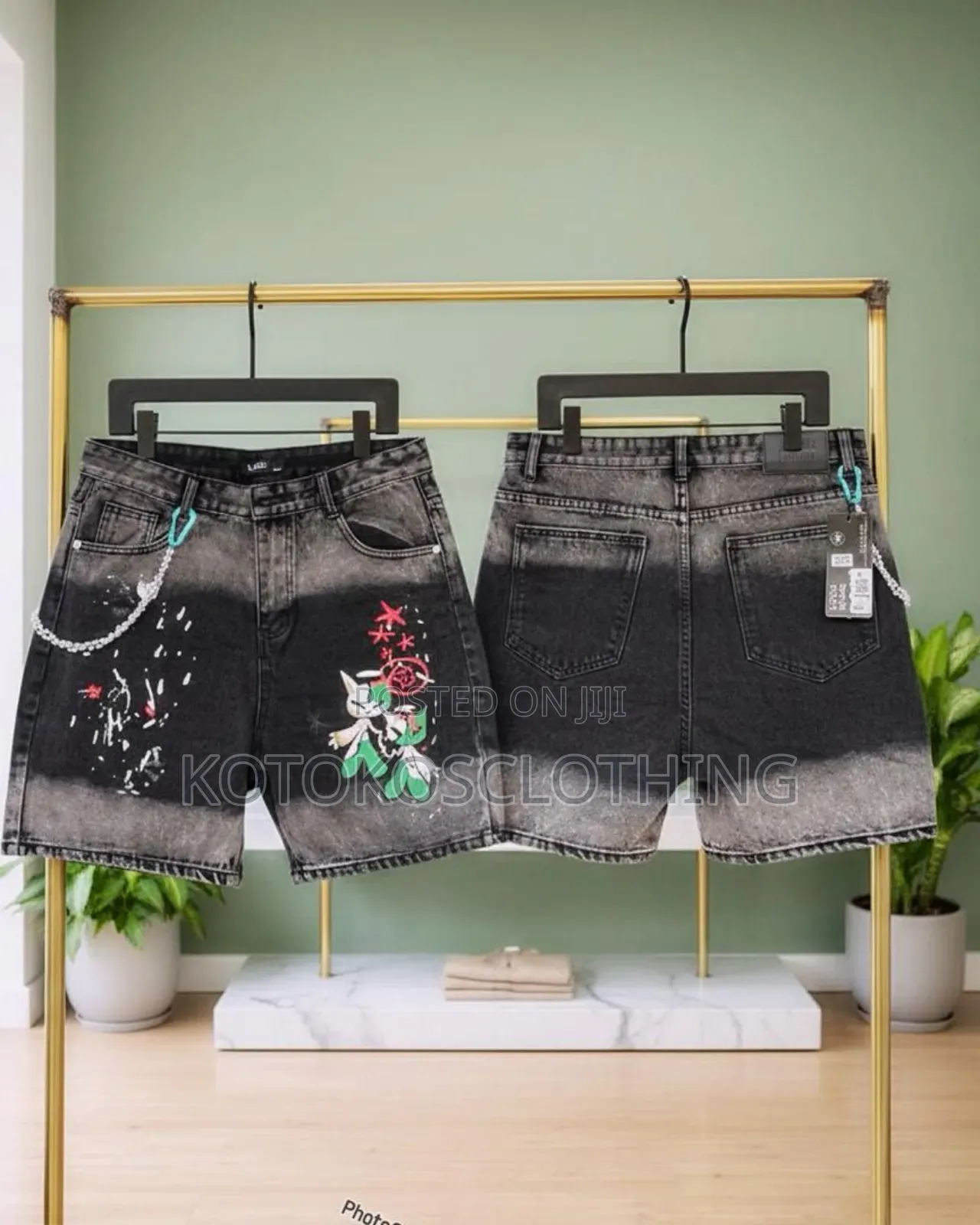 Urban Graphic Chain Denim Short With Chain