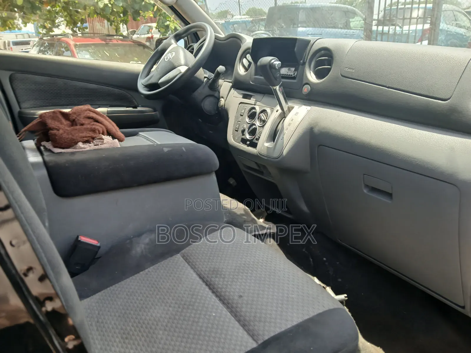 Nissan Caravan (Urvan) 2008 Black