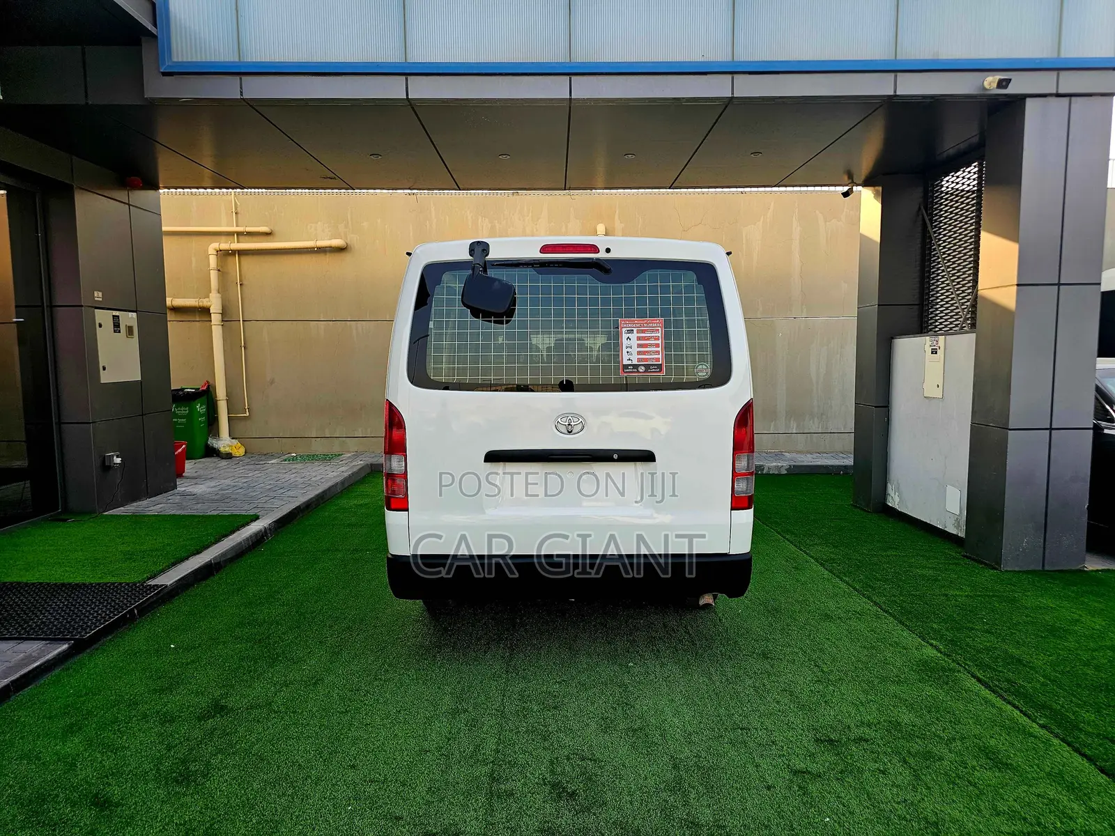 Toyota HiAce 2021 White