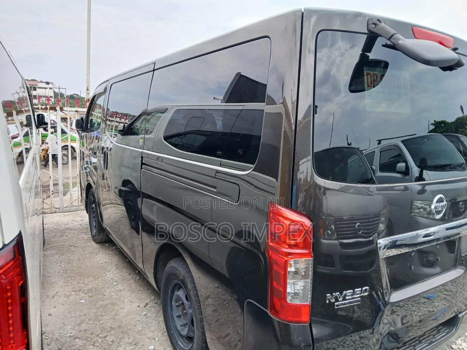 Nissan Caravan (Urvan) 2015 Black