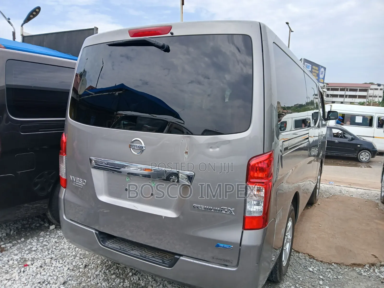 Nissan Caravan (Urvan) 2015 Grey