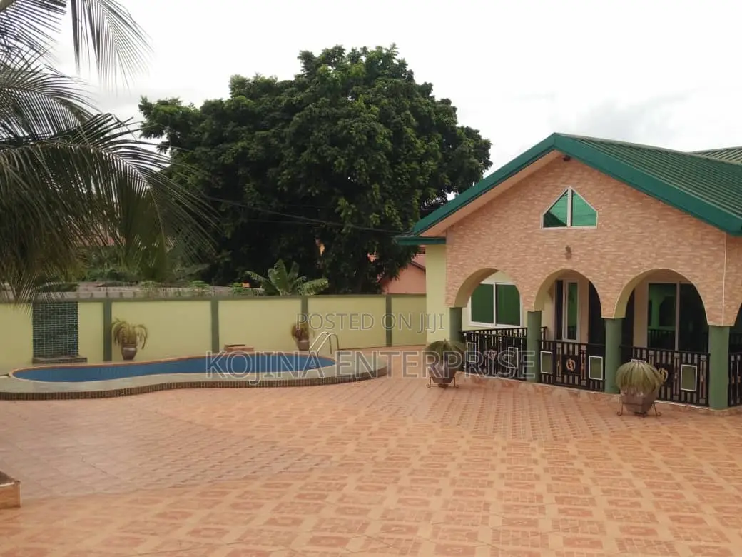 4bdrm House in Brofoyedu, Kumasi Metropolitan for rent