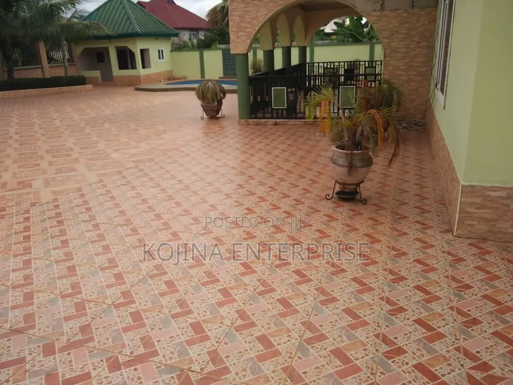 4bdrm House in Brofoyedu, Kumasi Metropolitan for rent