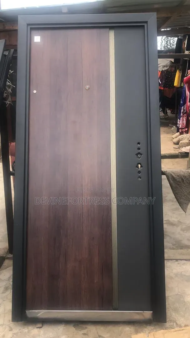 High Quality Smooth Splendor Single Brown Door