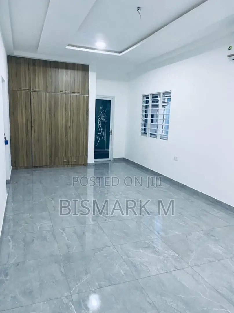 4bdrm House in Lakeside Estate, Ashaley Botwe for sale