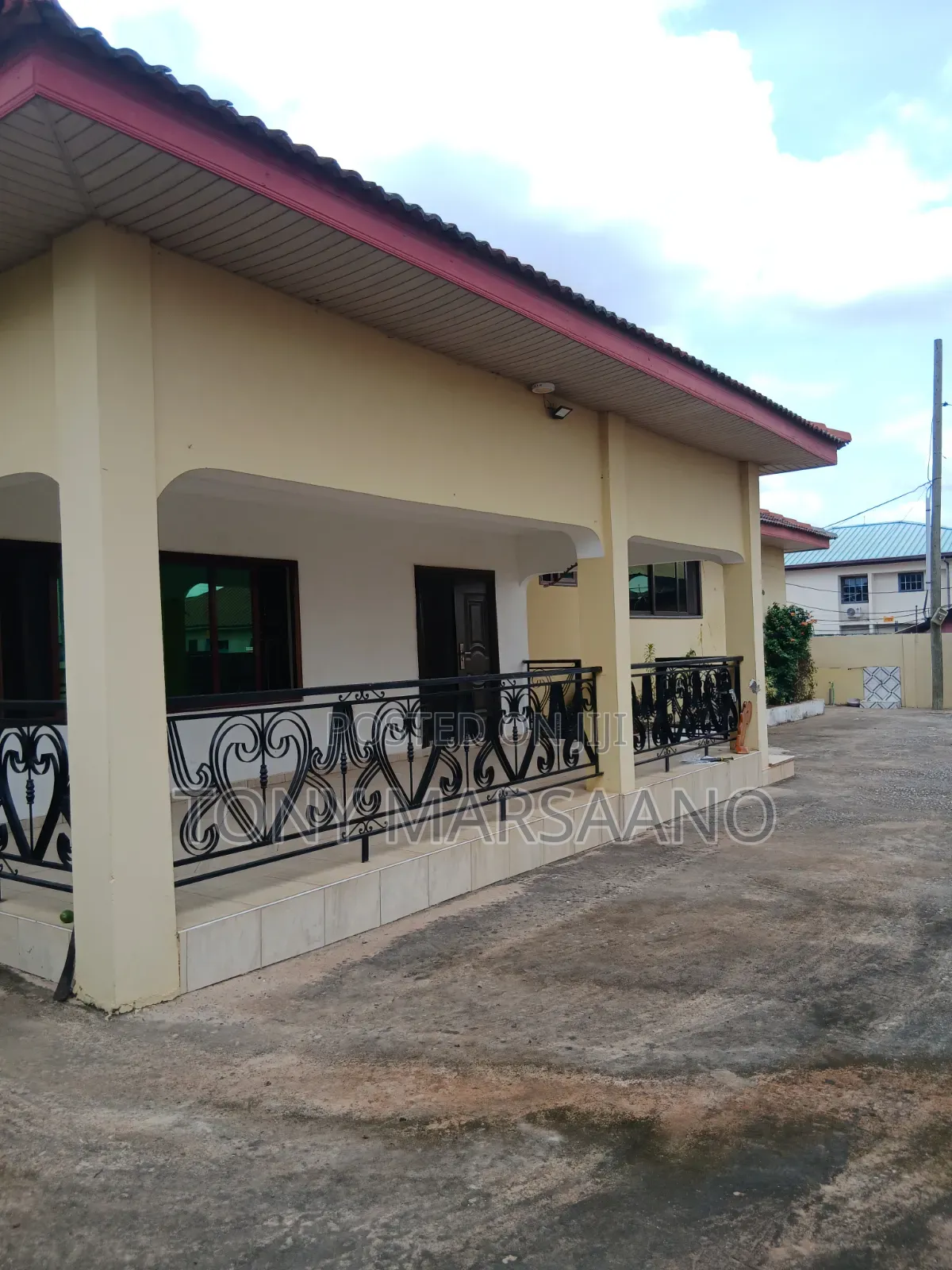 5bdrm House in Westlegon, Police Station for rent