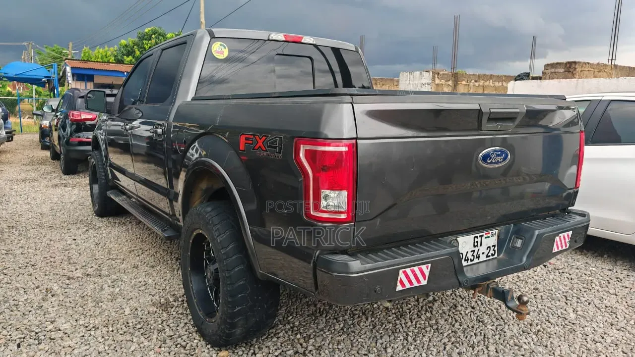 Ford F-150 Lariat 4x4 SuperCrew Cab Styleside 5.5 ft. box 145 in. WB