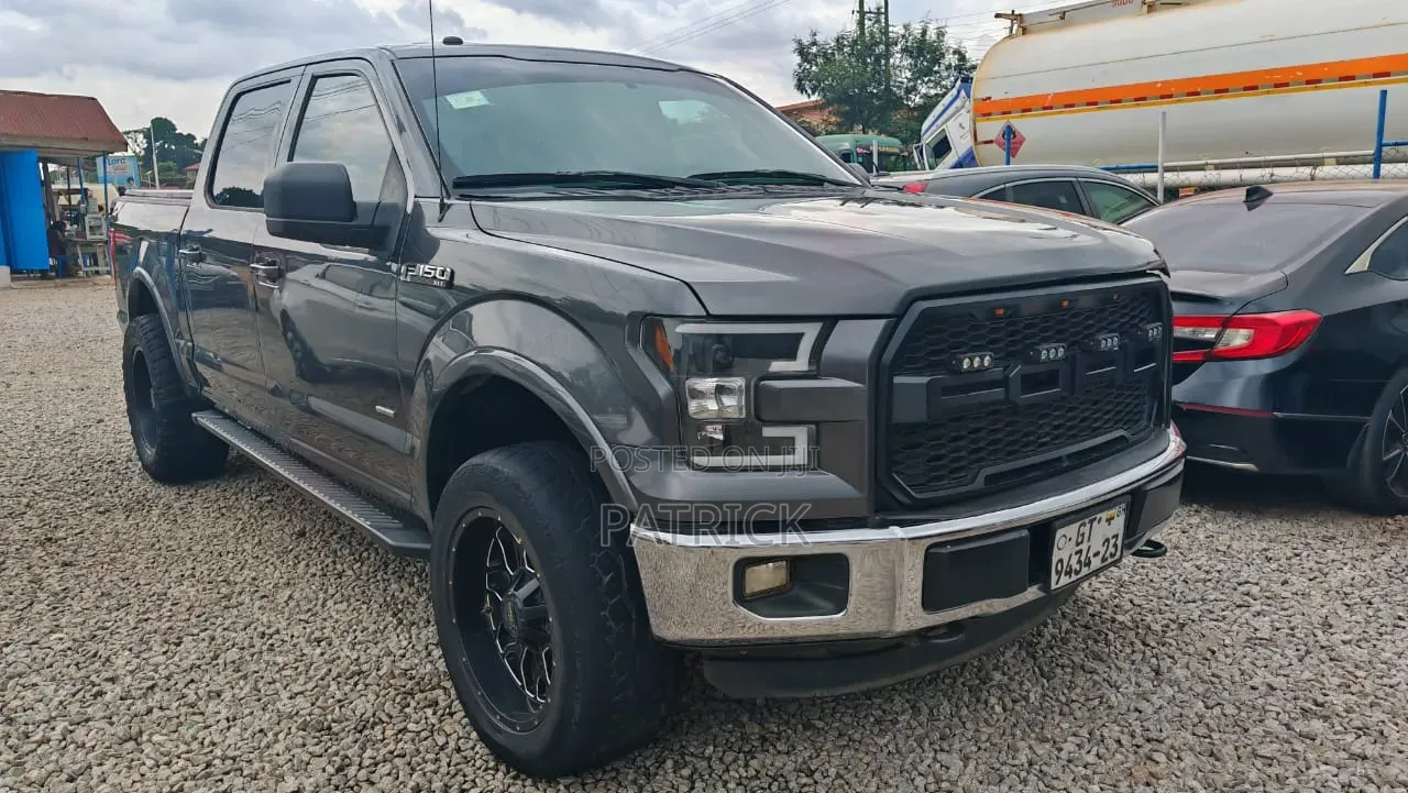 Ford F-150 Lariat 4x4 SuperCrew Cab Styleside 5.5 ft. box 145 in. WB