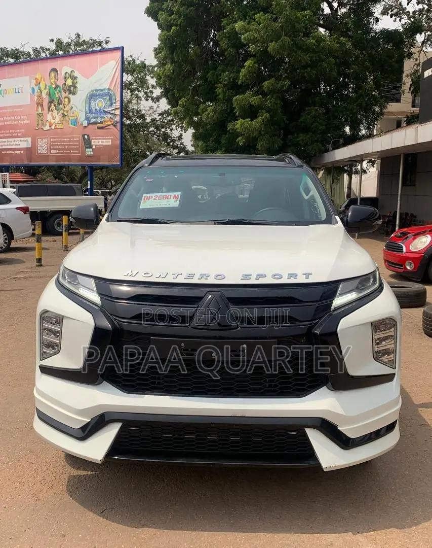 Mitsubishi Montero Sport 2023 White