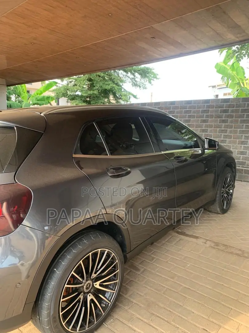 Mercedes-Benz GLA-Class 2018 Gray