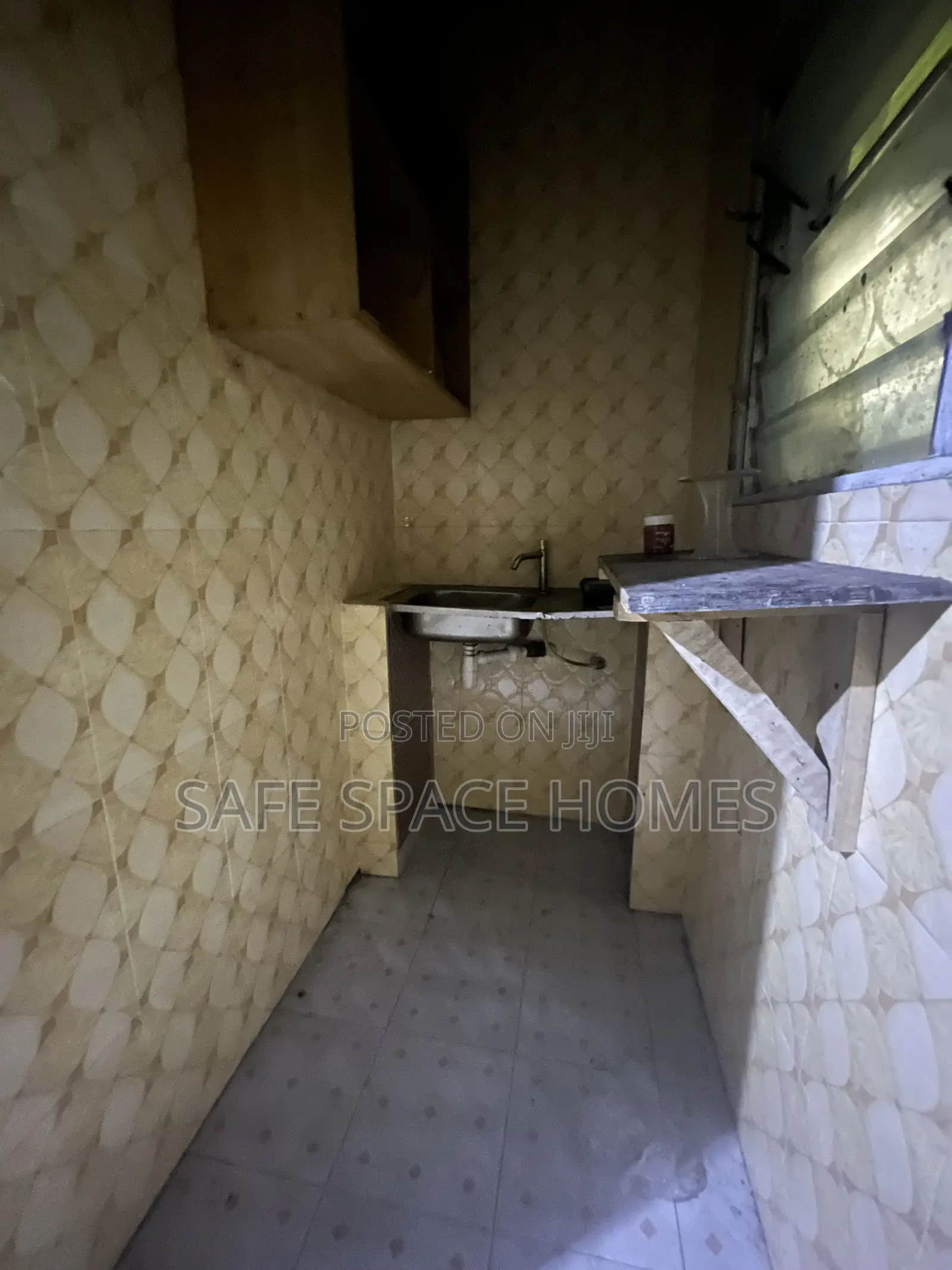1bdrm Apartment in Burma Camp for rent