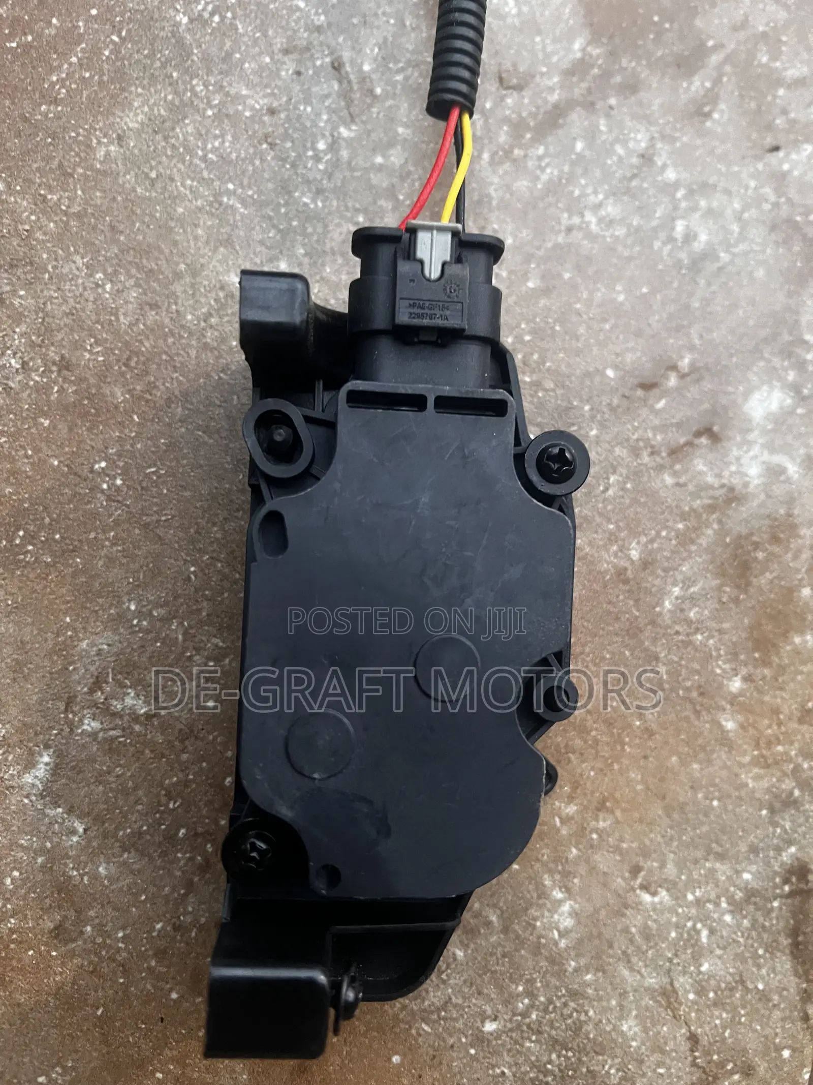 CRV 17 Shutter Grill Motor
