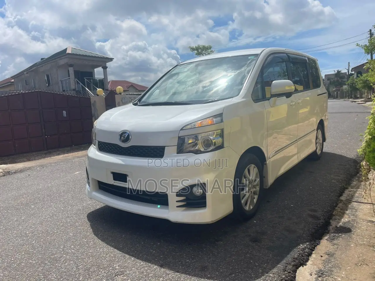 Toyota Voxy 2012 White