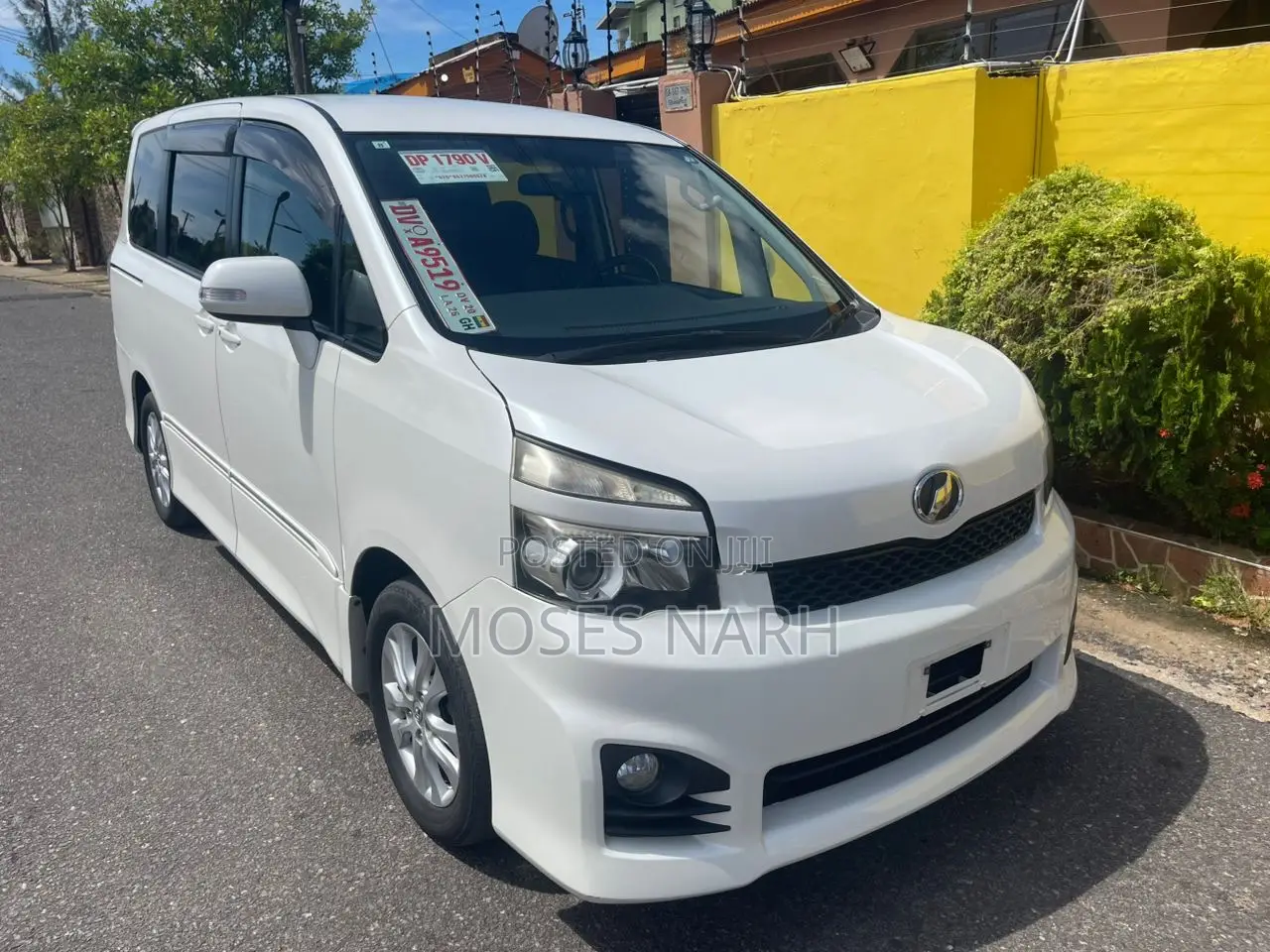 Toyota Voxy 2012 White