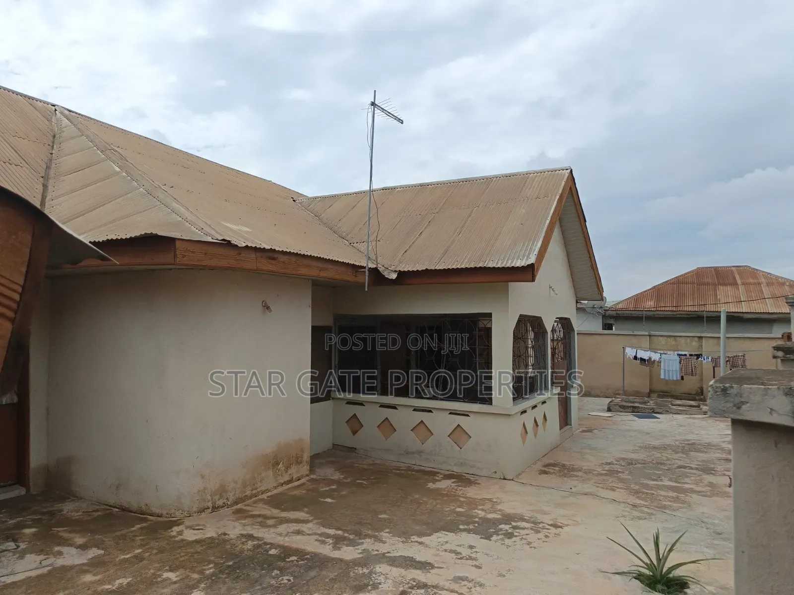 5bdrm House in Kronum, Kumasi Metropolitan for sale