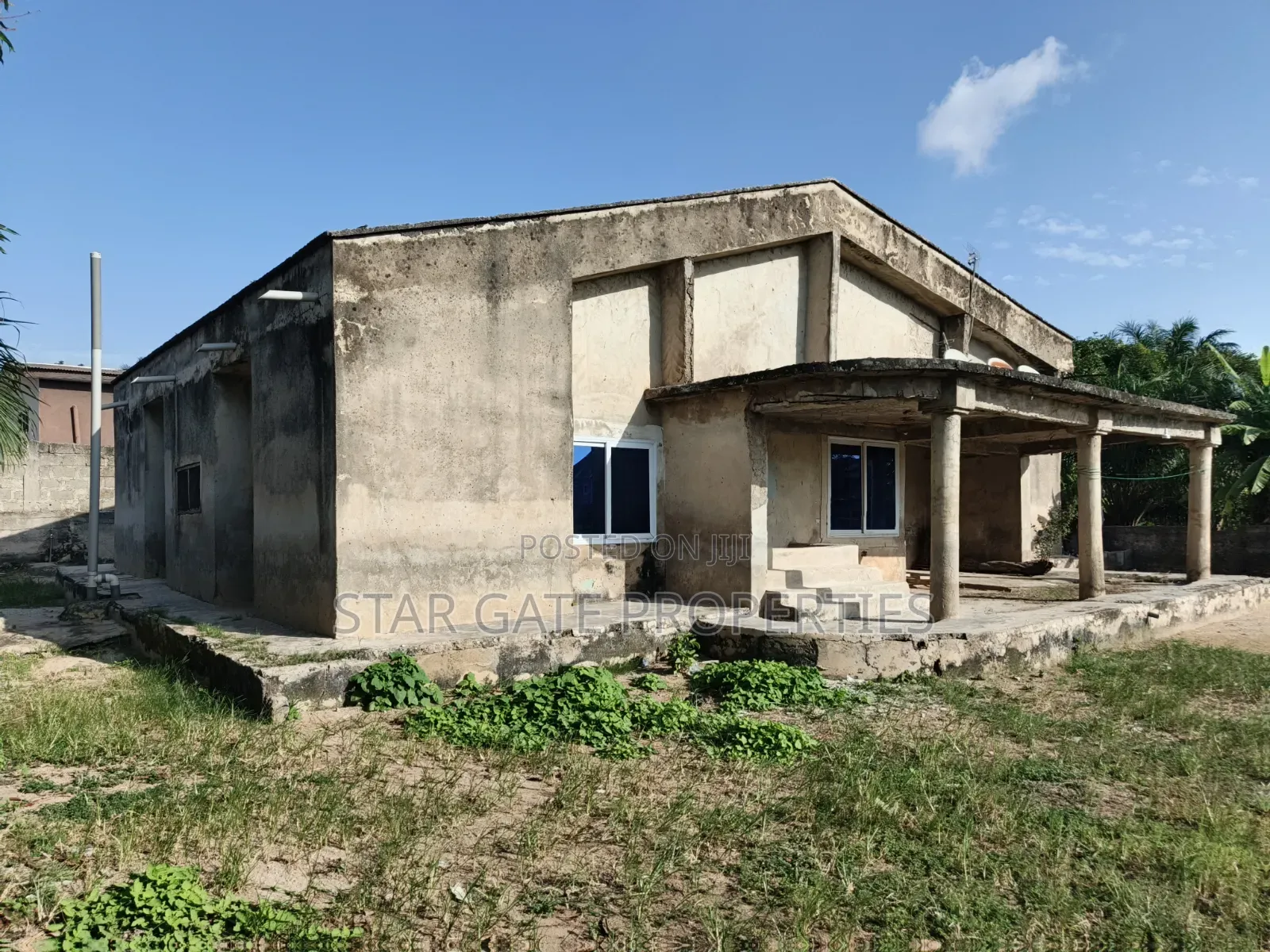 5bdrm House in Duase, Kumasi Metropolitan for sale
