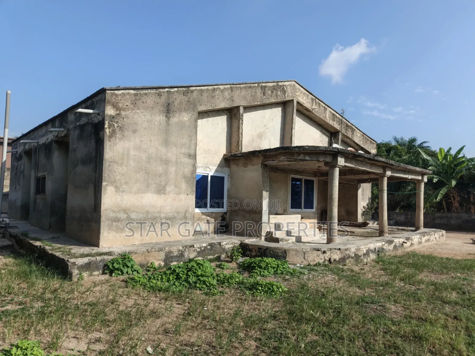 5bdrm House in Duase, Kumasi Metropolitan for sale