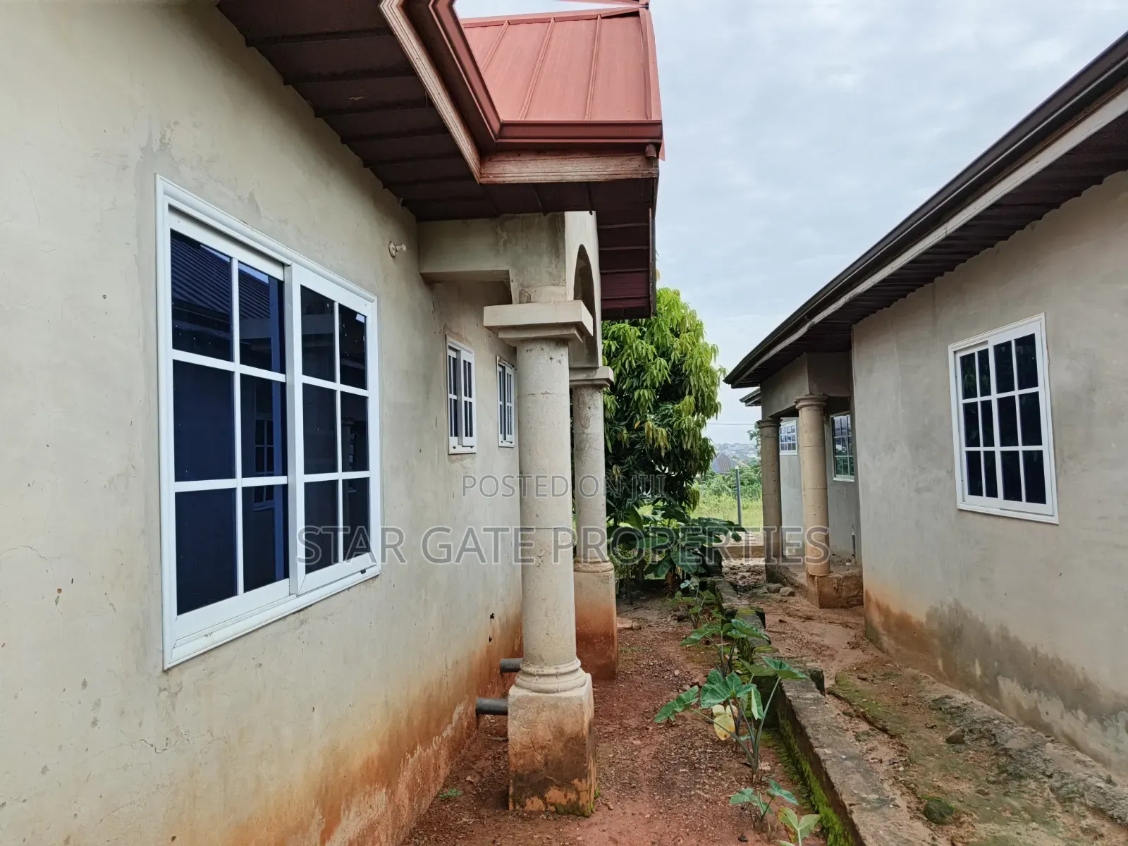 5bdrm House in Santasi Nkoransa, Kumasi Metropolitan for sale