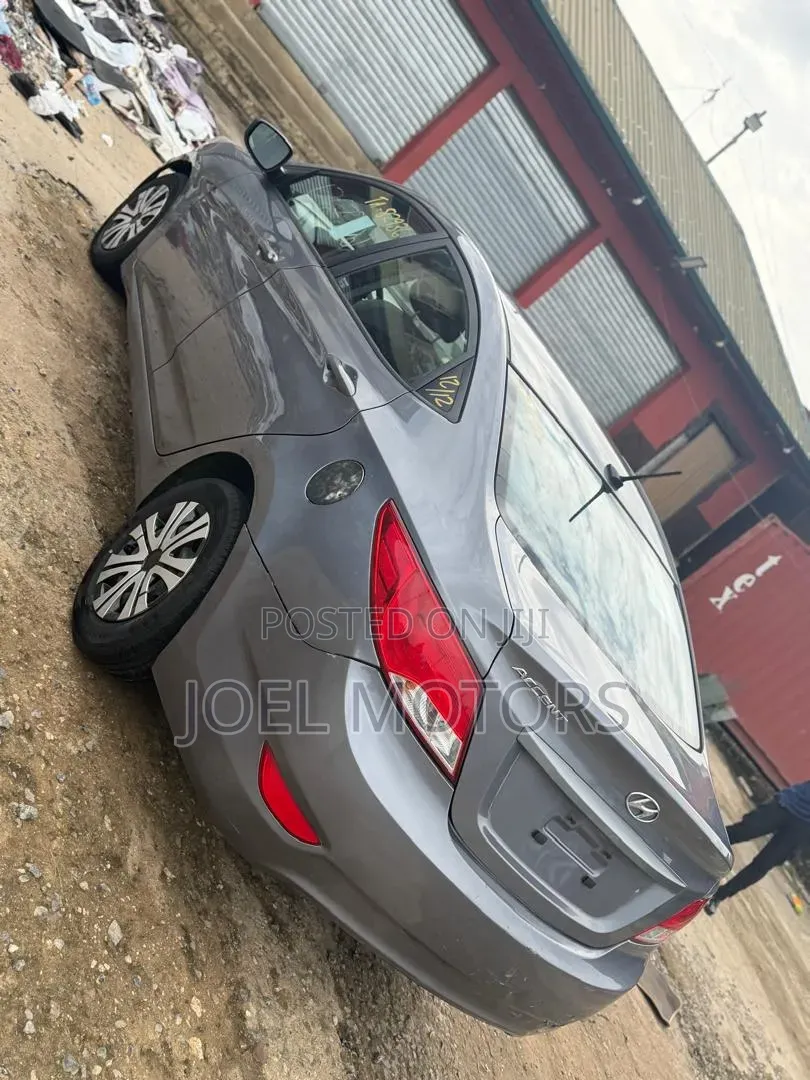Hyundai Accent GLS 4dr Sedan (1.6L 4cyl 6M) 2015 Silver