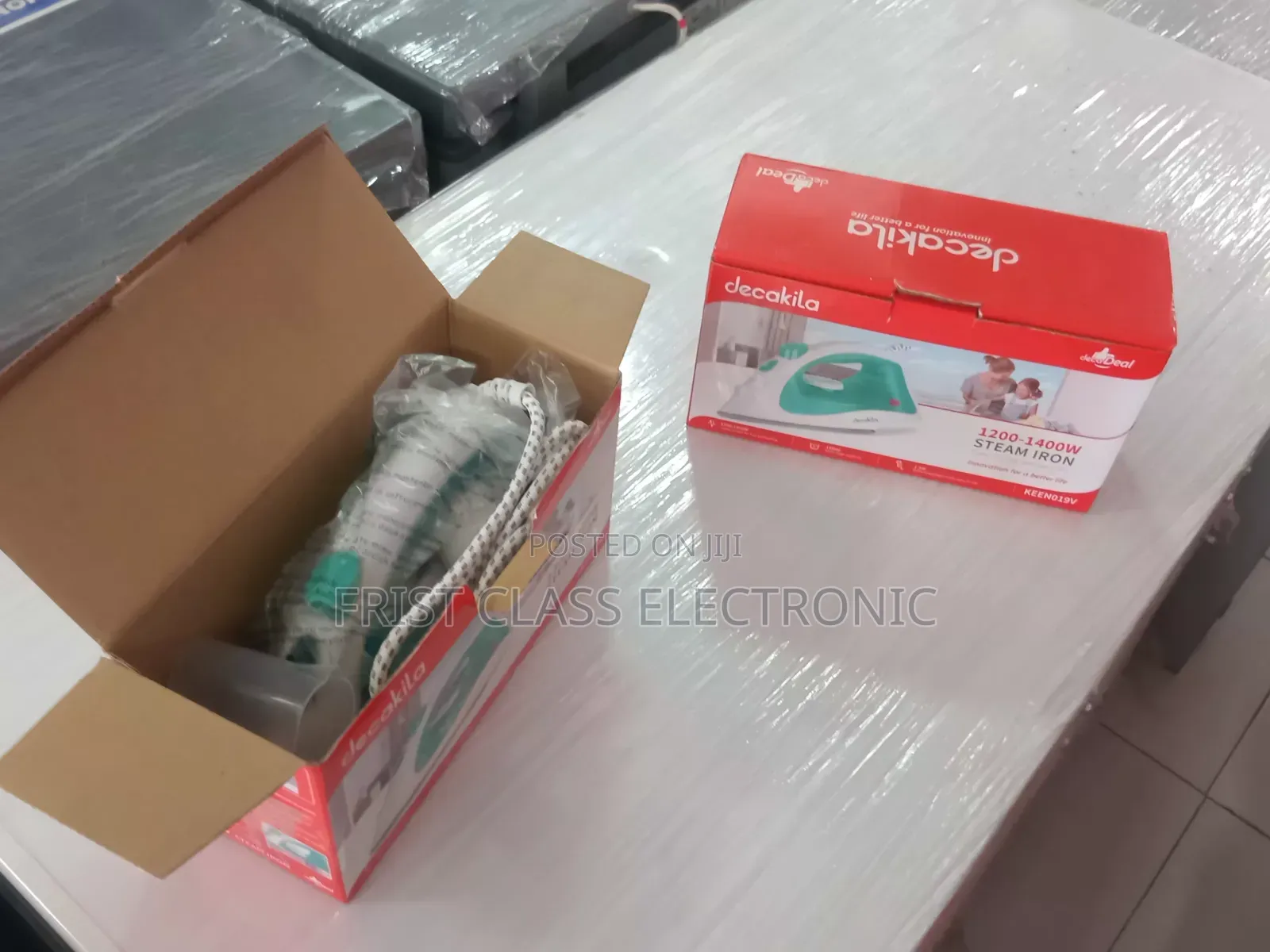 Decakila Steam Iron – Clean Finish, Smooth Iron Style